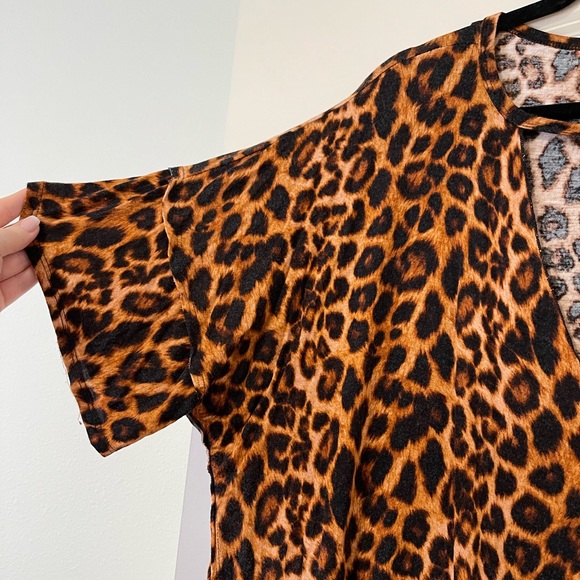Cheetah Print Top W/ Cutouts - Picture 4 of 4